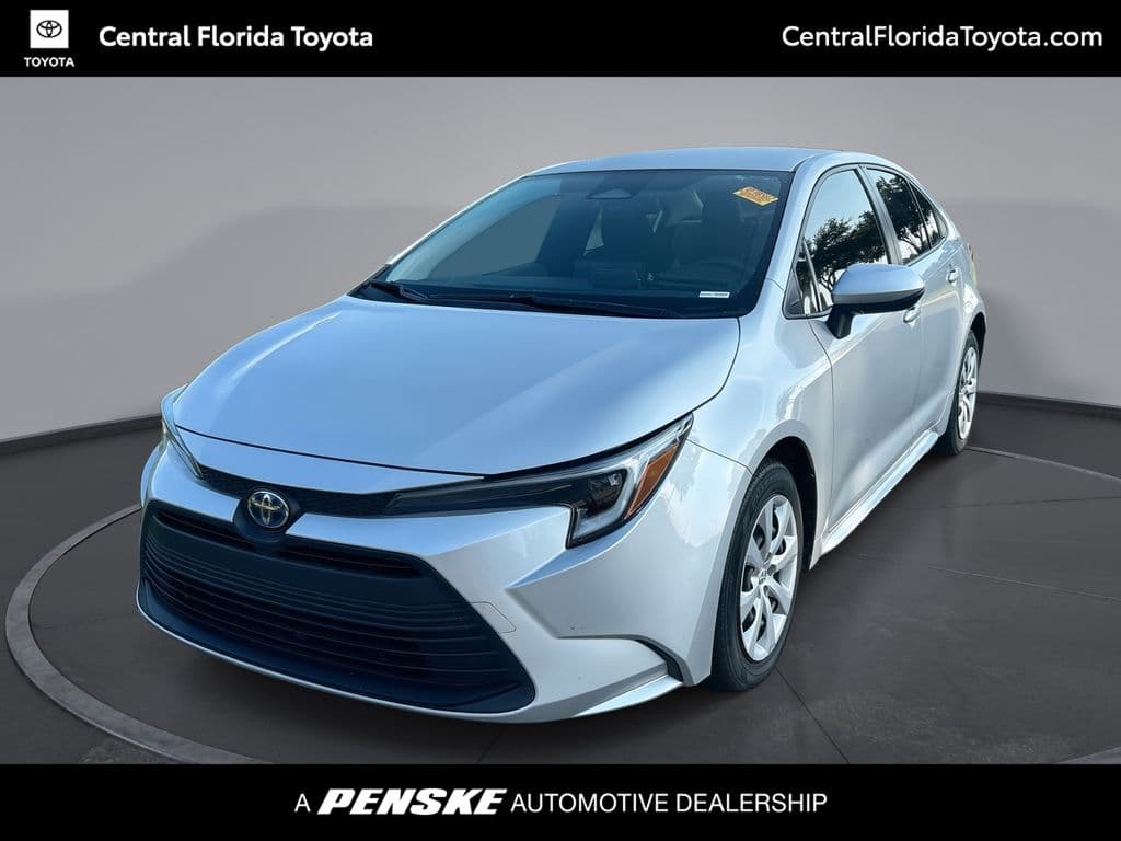 2024 Toyota Corolla Hybrid LE — photo 1 of 32