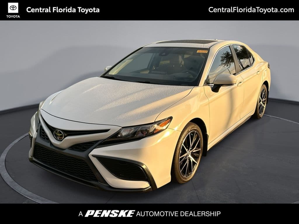 2024 Toyota Camry SE — photo 1 of 36