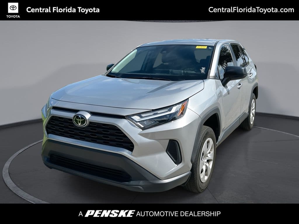 2024 Toyota RAV4 LE — photo 1 of 32