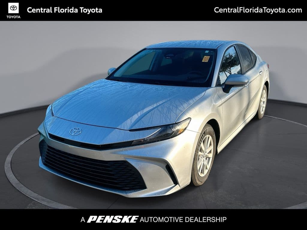2026 Toyota Camry LE — photo 1 of 34