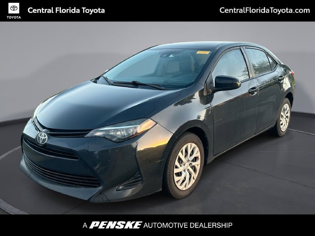 2019 Toyota Corolla LE — photo 1 of 31