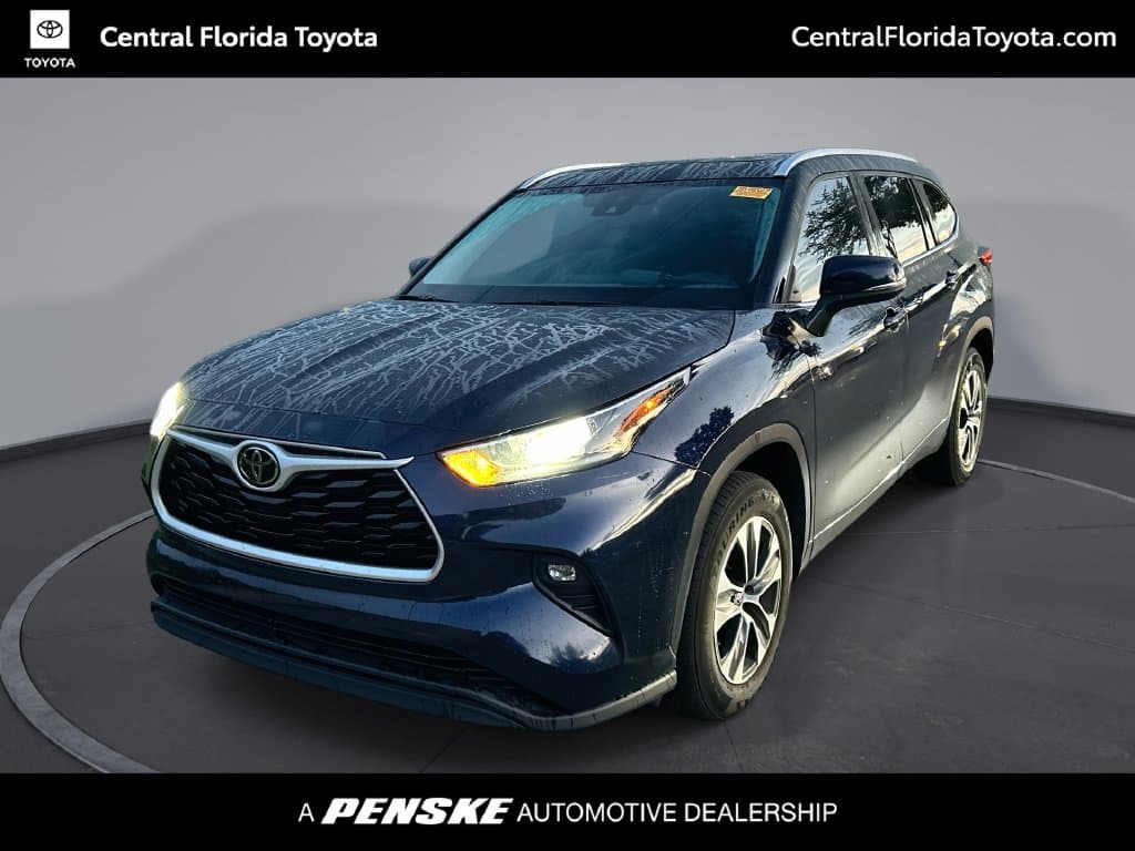 2021 Toyota Highlander XLE — photo 1 of 36