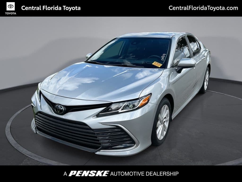 2023 Toyota Camry LE — photo 1 of 32