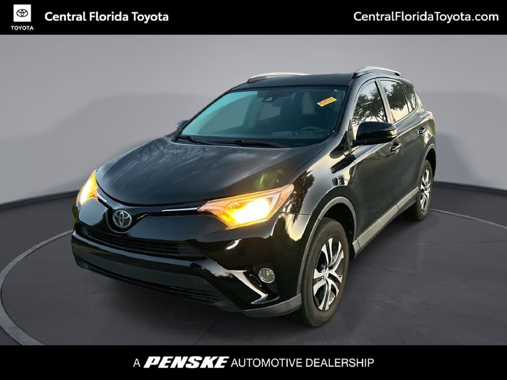 2018 Toyota RAV4 LE — photo 1 of 31