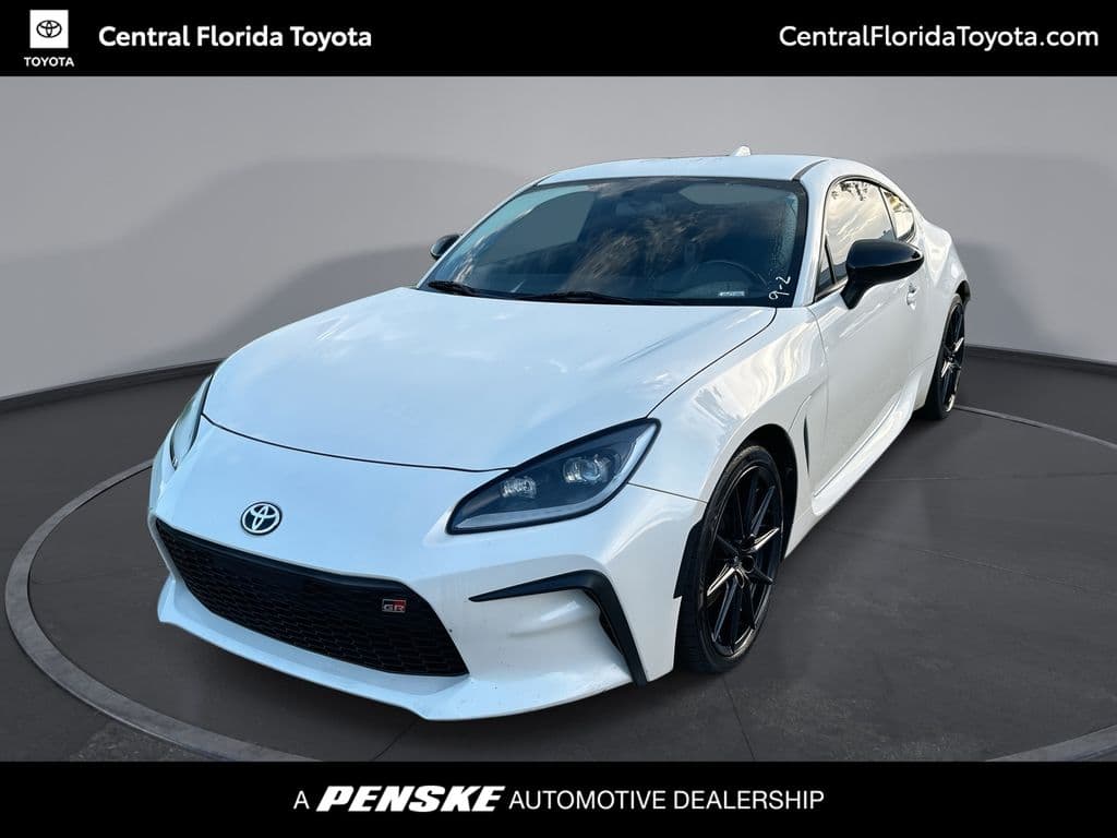 2022 Toyota GR86 Base — photo 1 of 31