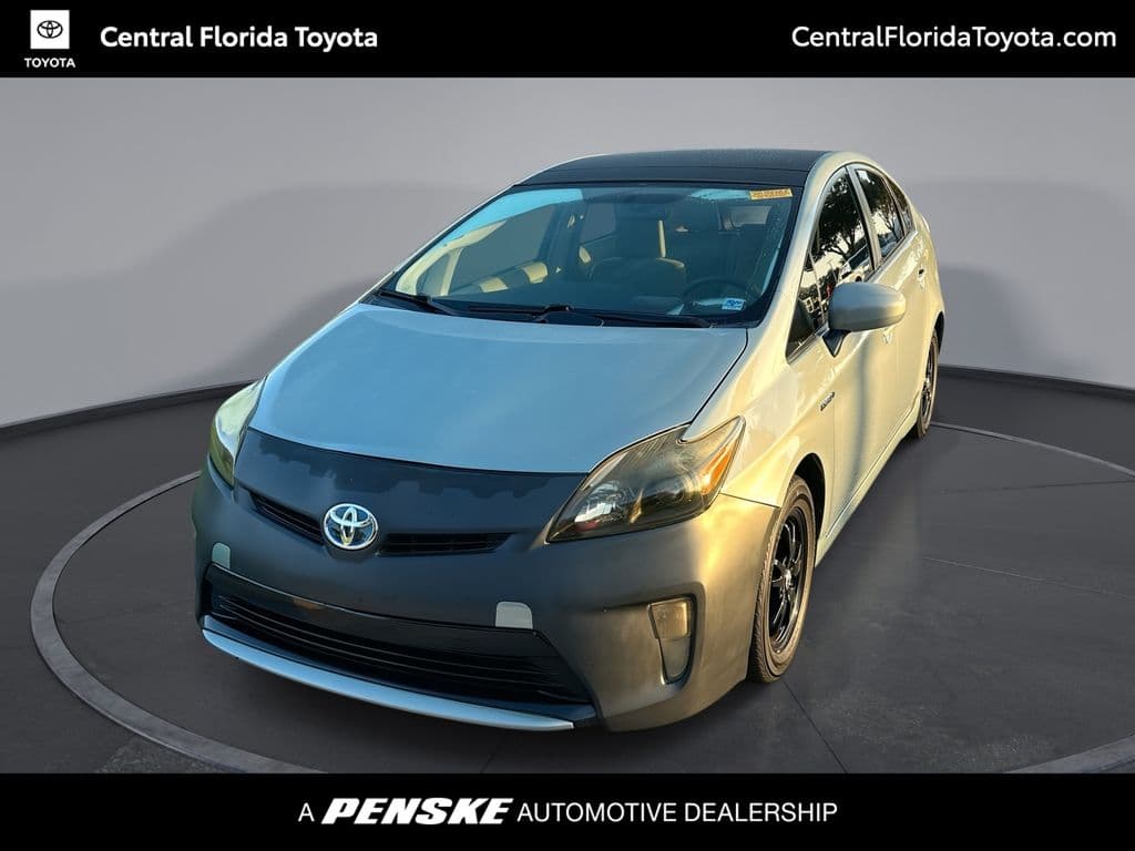2014 Toyota Prius Three — photo 1 of 33