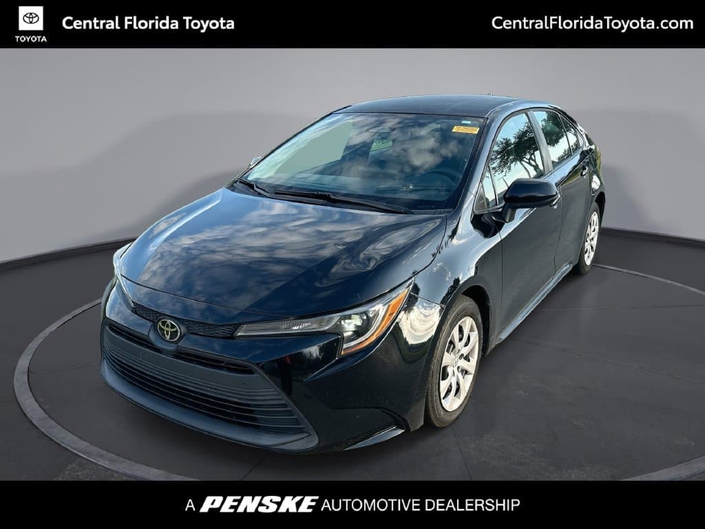 2023 Toyota Corolla LE — photo 1 of 32