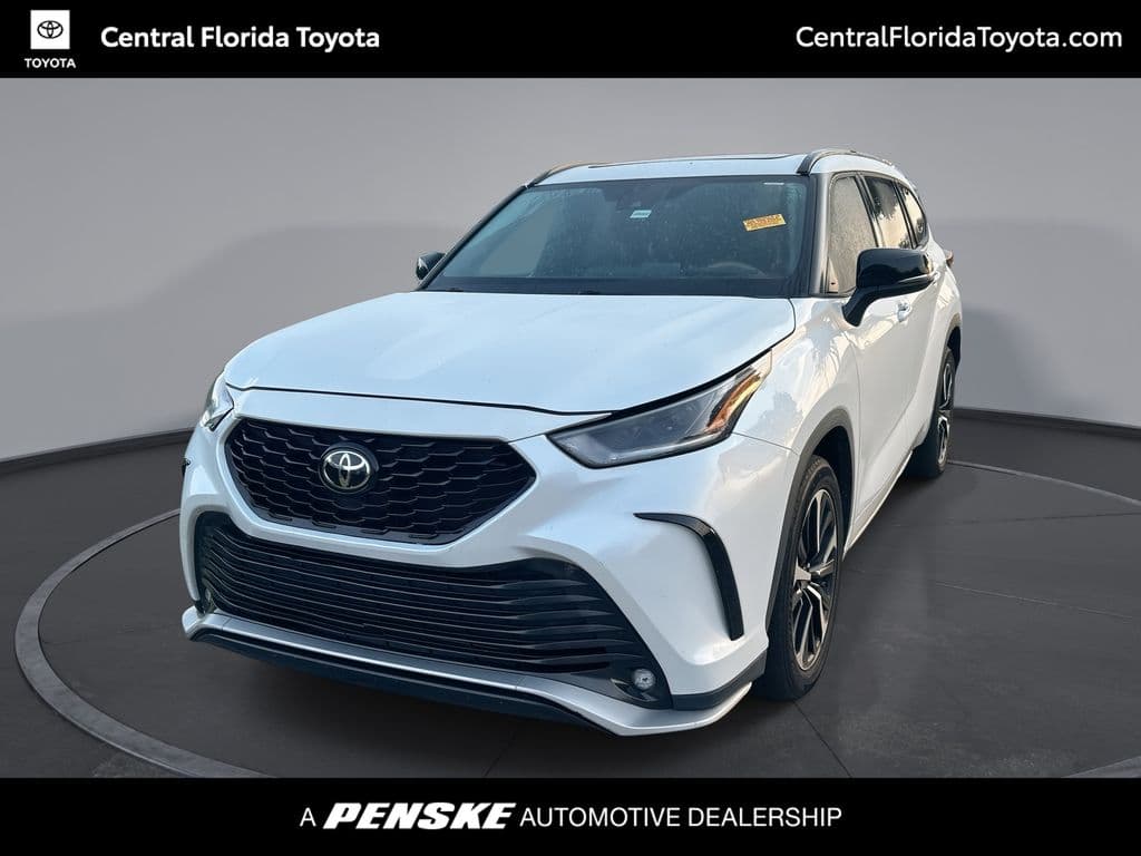 2022 Toyota Highlander XSE — photo 1 of 36