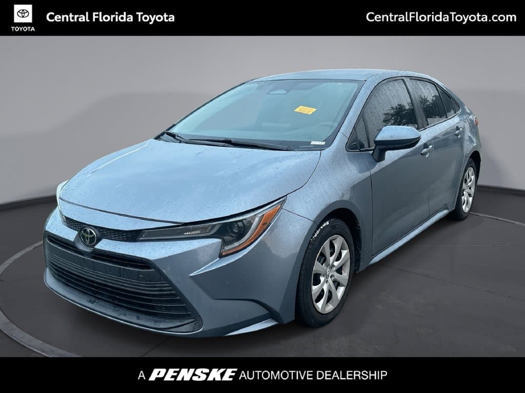 2023 Toyota Corolla LE — photo 1 of 32