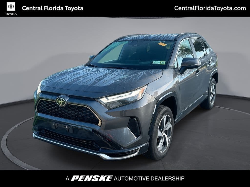 2025 Toyota RAV4 Plug-In Hybrid SE — photo 1 of 35