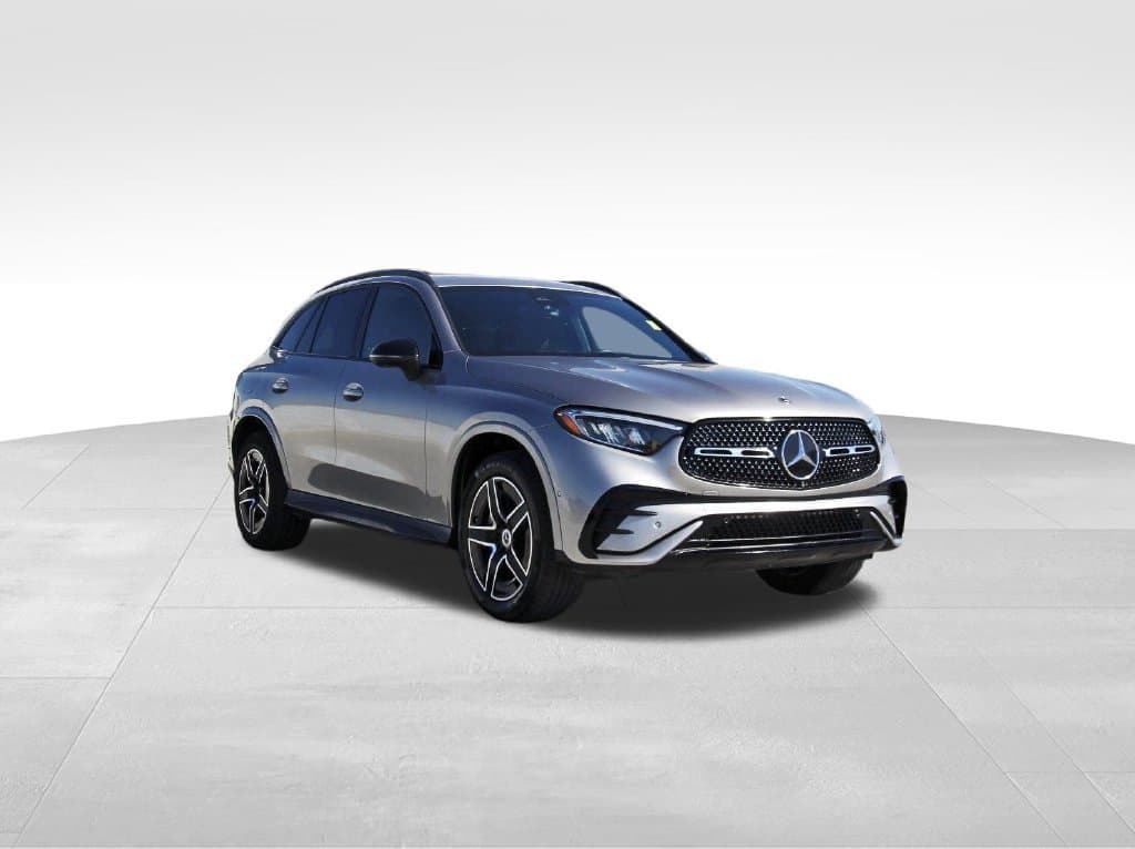 2024 Mercedes-Benz GLC GLC 300 — photo 1 of 30