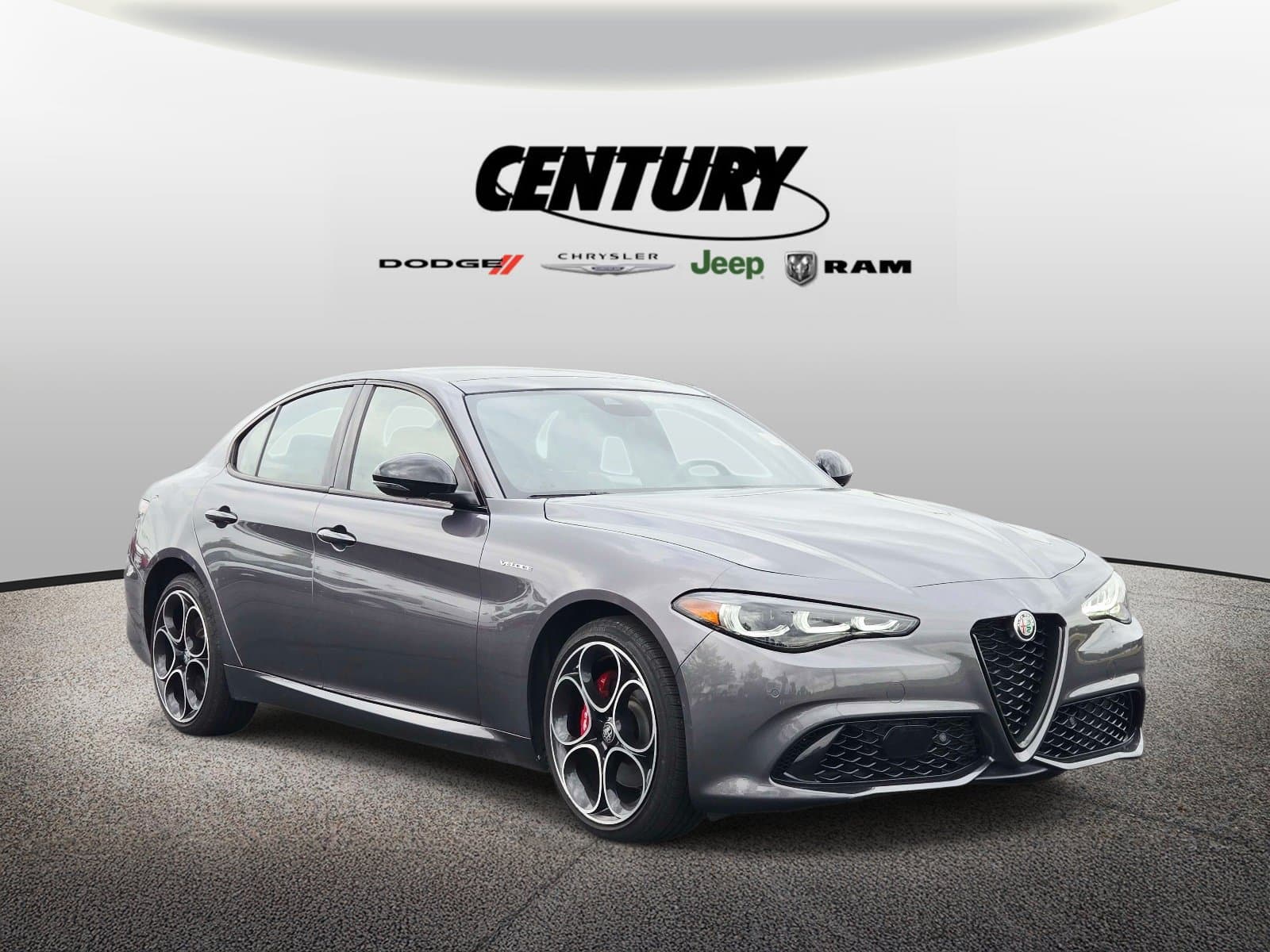 2024 Alfa Romeo Giulia Veloce — photo 1 of 38