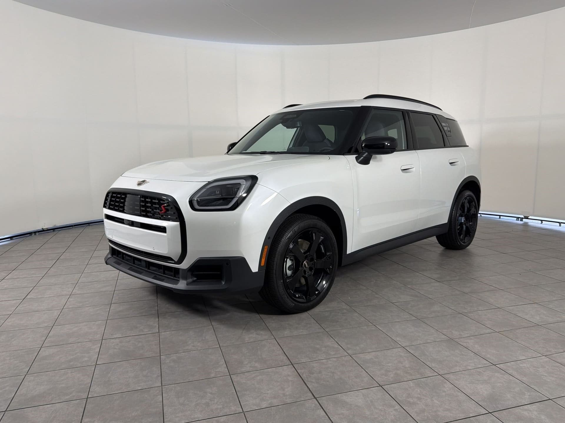 2027 Mini Countryman Iconic — photo 1 of 37