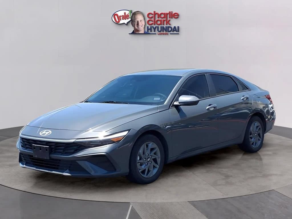 2024 Hyundai Elantra SEL — photo 1 of 20