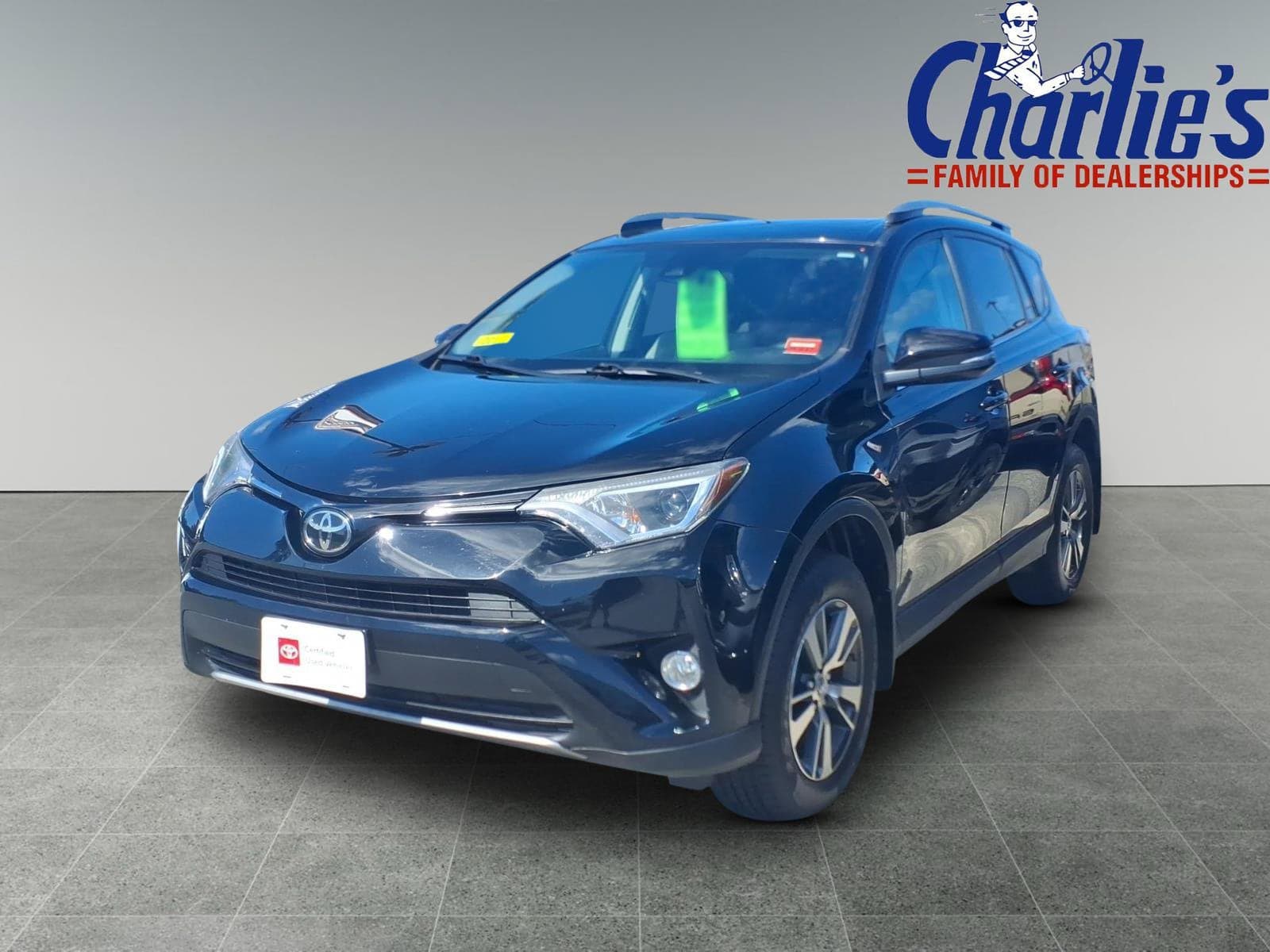 2017 Toyota RAV4 XLE — photo 1 of 9