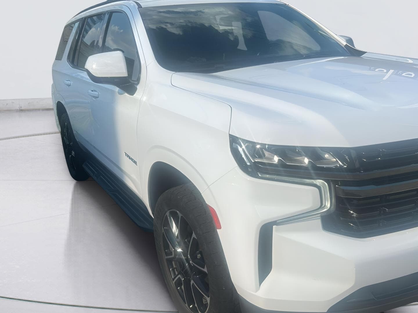 2021 Chevrolet Tahoe RST — photo 1 of 4