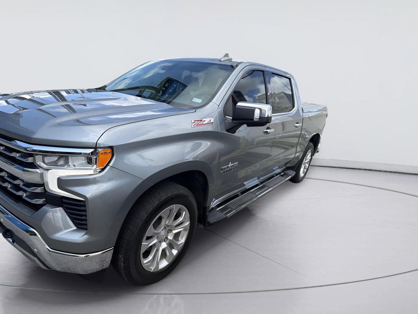 2023 Chevrolet Silverado 1500 LTZ — photo 1 of 5