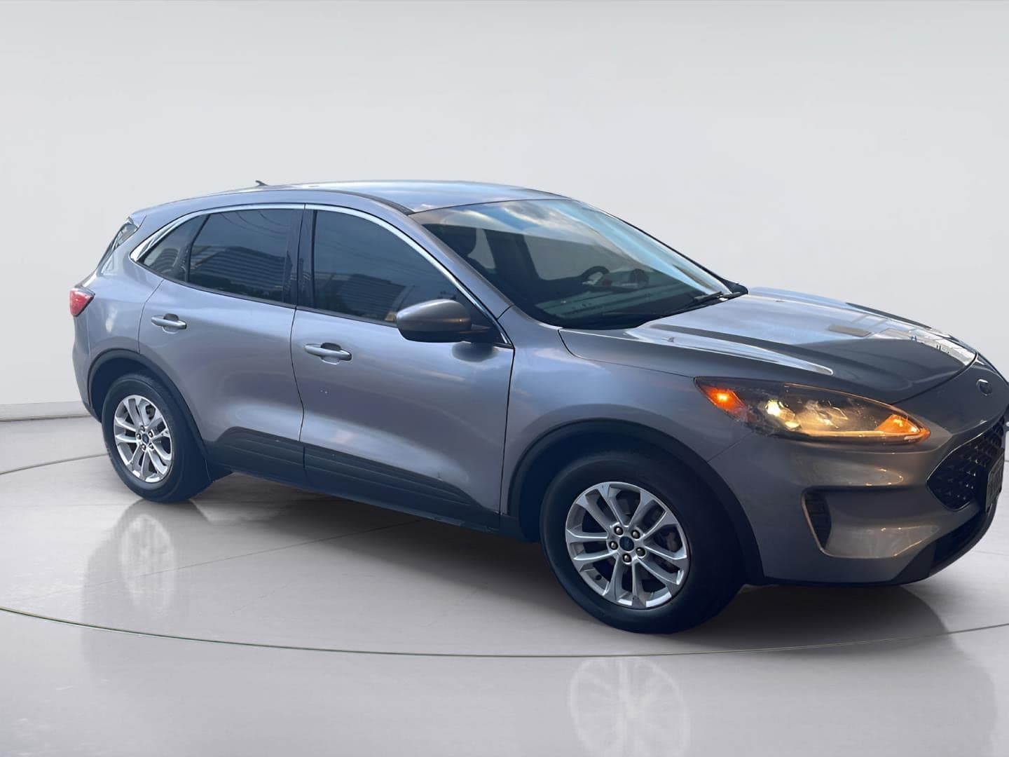2021 Ford Escape SE — photo 1 of 5