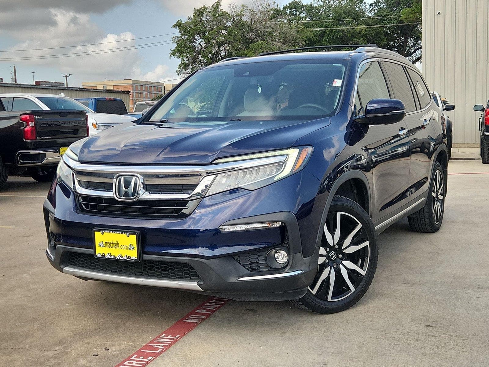 2022 Honda Pilot Touring — photo 1 of 35