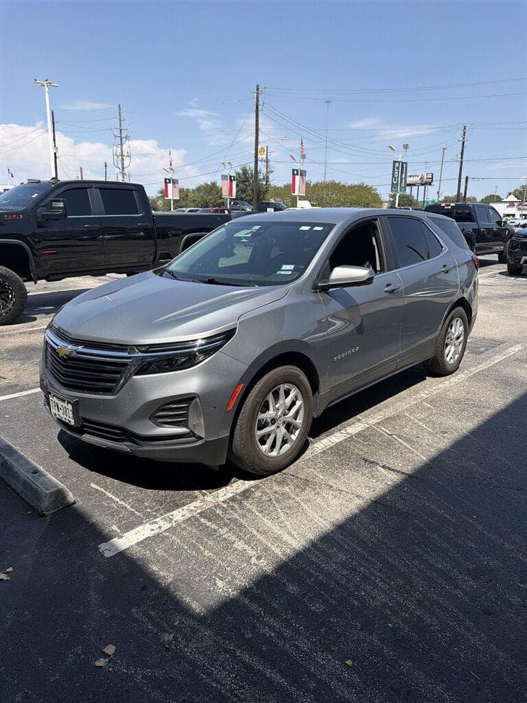 2024 Chevrolet Equinox LT — photo 1 of 5