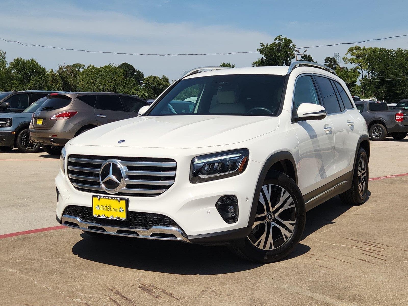 2025 Mercedes-Benz GLB GLB 250 — photo 1 of 32