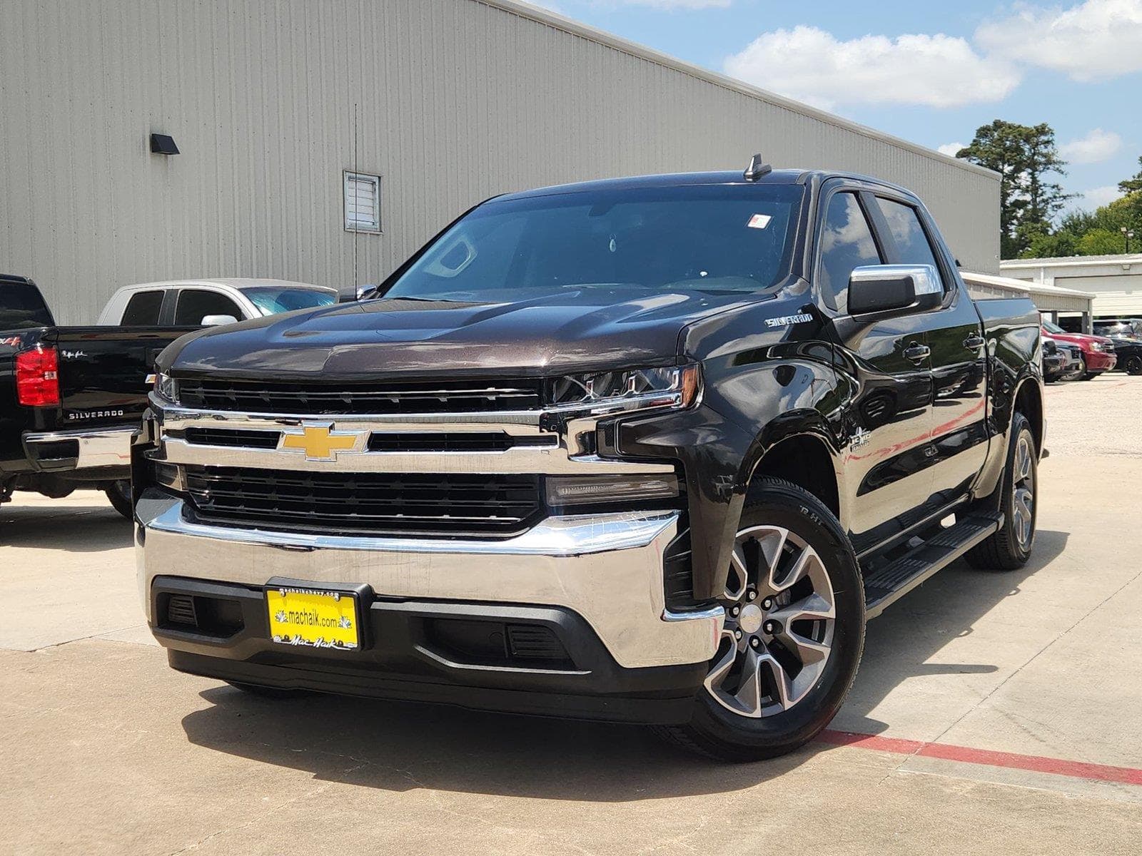 2019 Chevrolet Silverado 1500 LT — photo 1 of 32