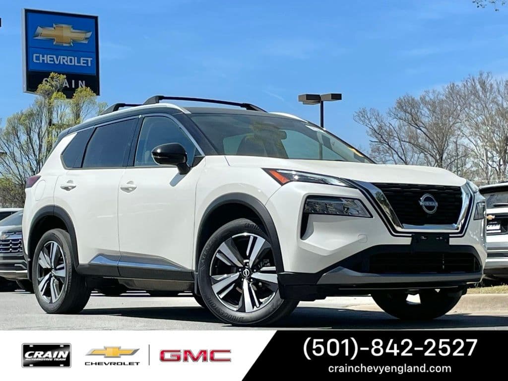 2023 Nissan Rogue SL — photo 1 of 34