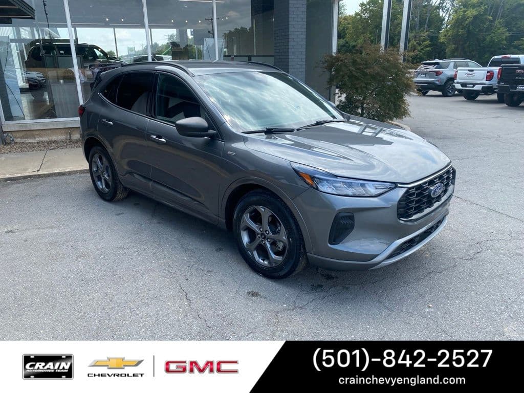 2024 Ford Escape ST-Line — photo 1 of 30