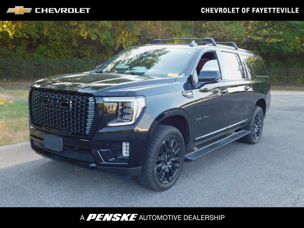 2023 GMC Yukon XL Denali Ultimate — photo 1 of 12
