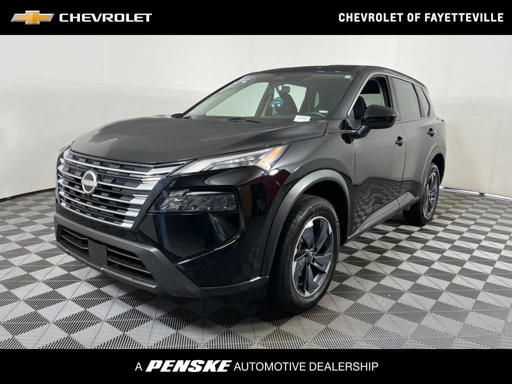 2025 Nissan Rogue SV — photo 1 of 36