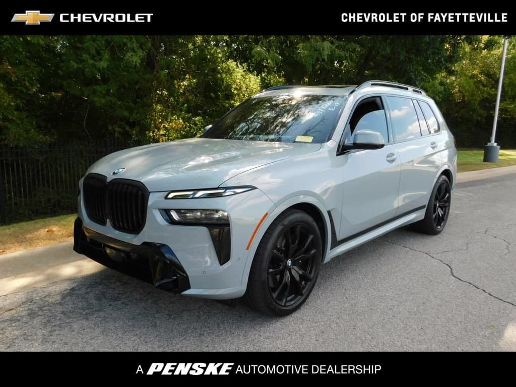 2025 BMW X7 xDrive40i — photo 1 of 12