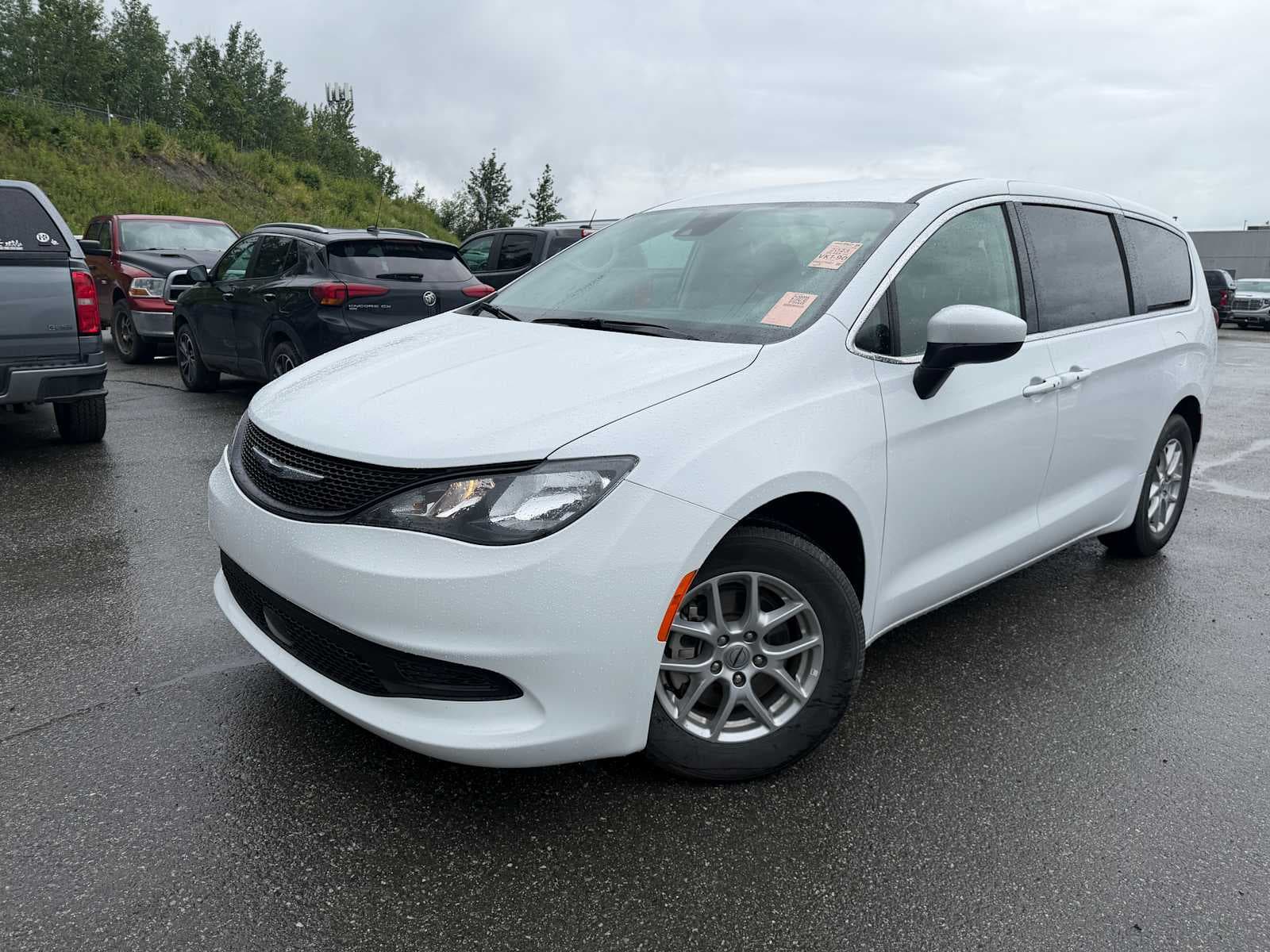 2025 Chrysler Pacifica Limited — photo 1 of 21