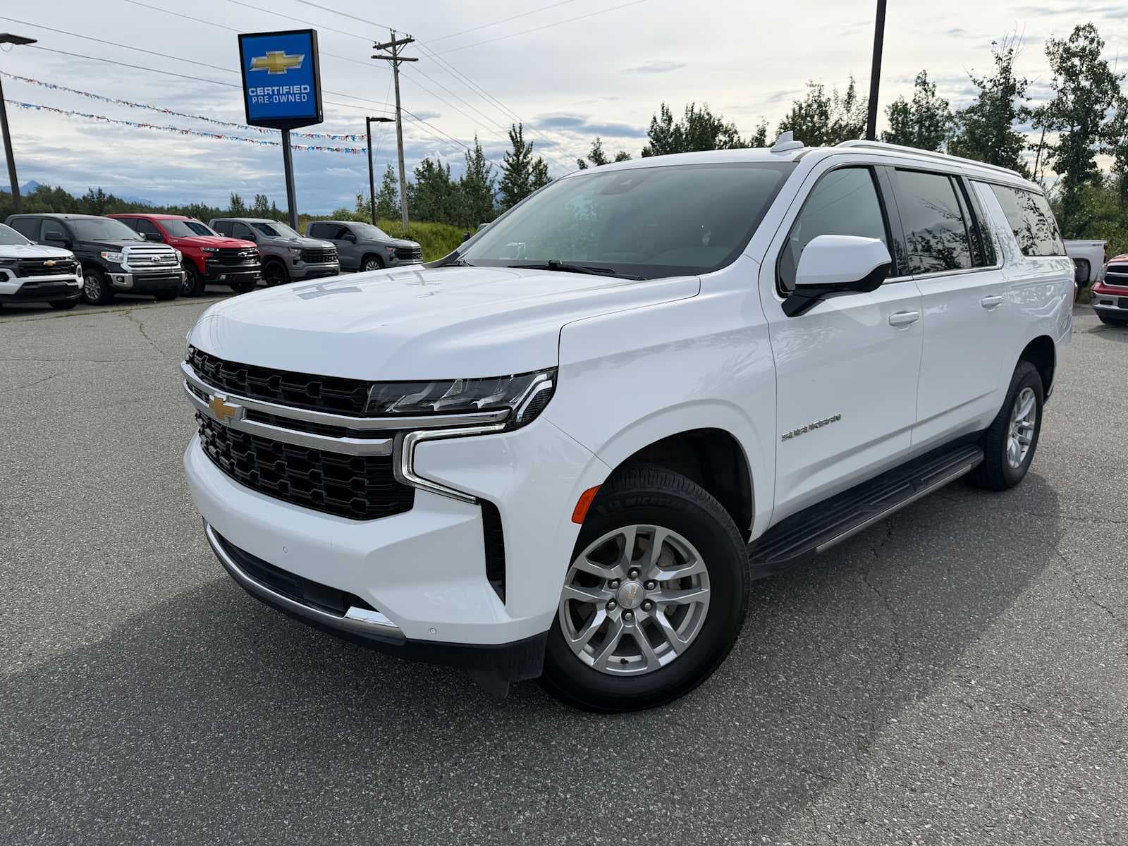 2024 Chevrolet Suburban LS — photo 1 of 23