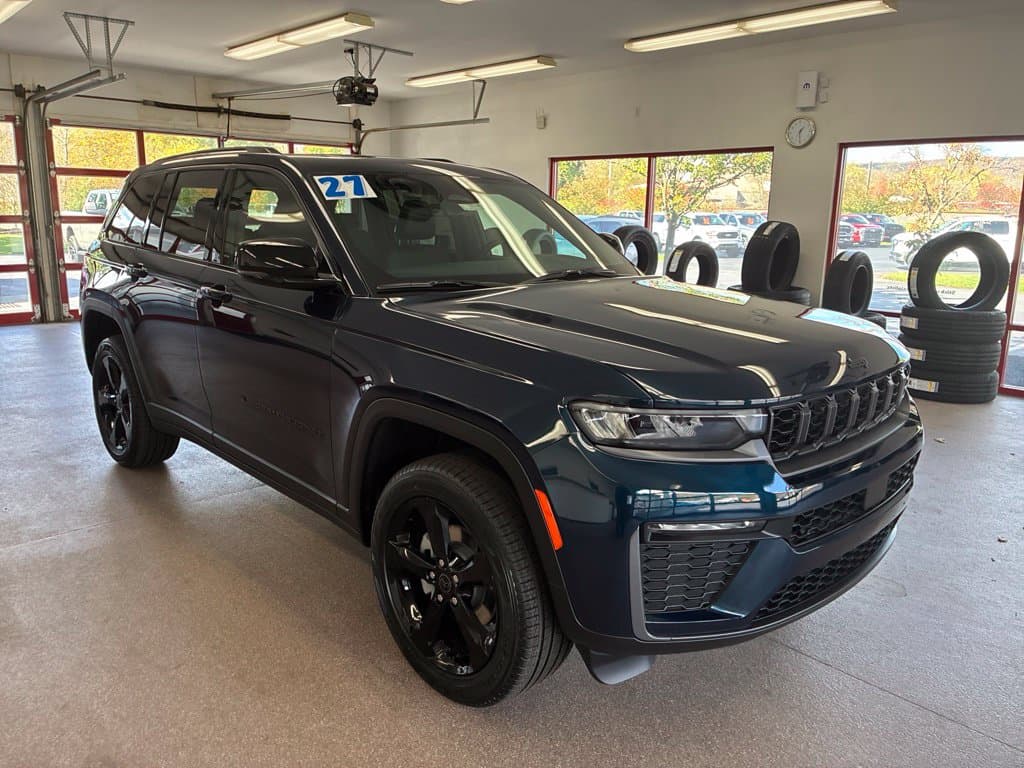 2027 Jeep Grand Cherokee Limited — photo 1 of 77