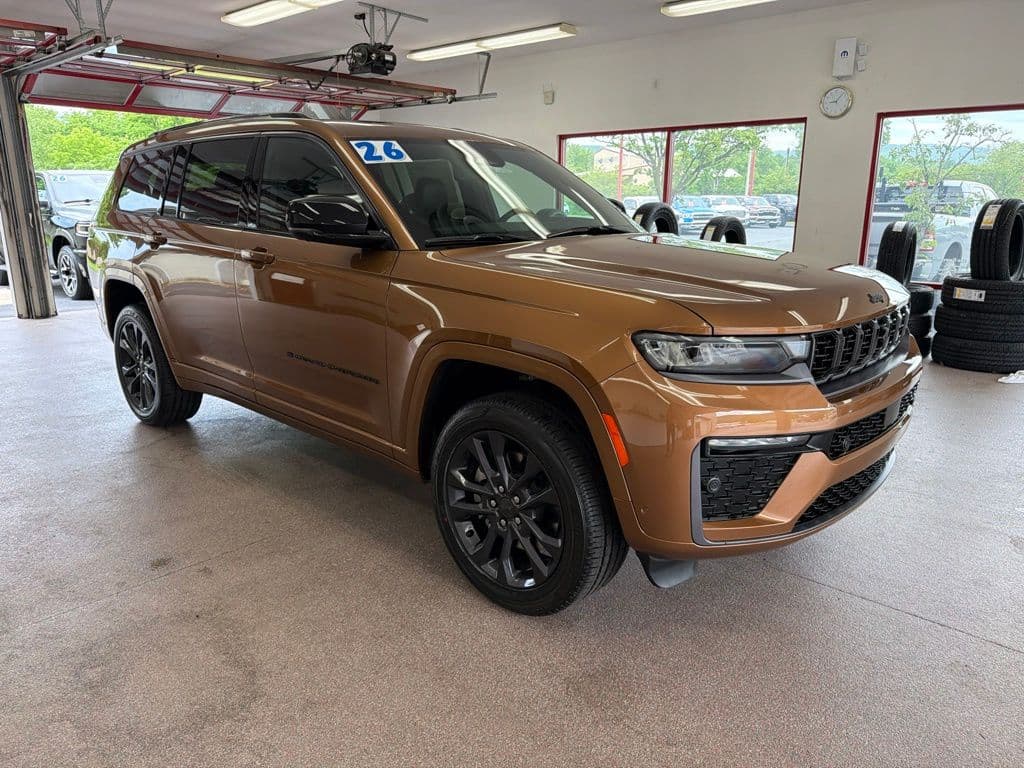 2026 Jeep Grand Cherokee L LIMITED RESERVE 4X4 — photo 1 of 46