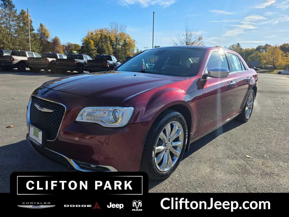 2018 Chrysler 300 Limited — photo 1 of 29