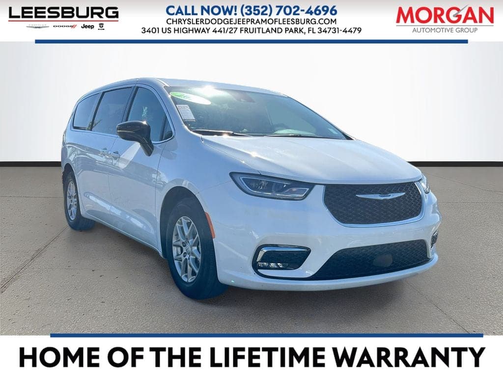2026 Chrysler Pacifica Select — photo 1 of 31