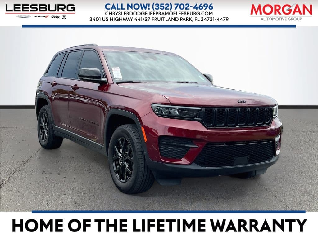 2025 Jeep Grand Cherokee Laredo — photo 1 of 30