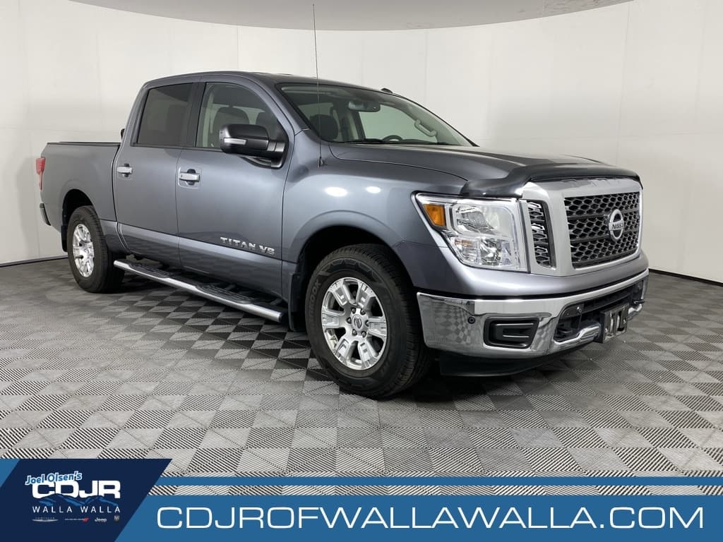2018 Nissan Titan SV — photo 1 of 15