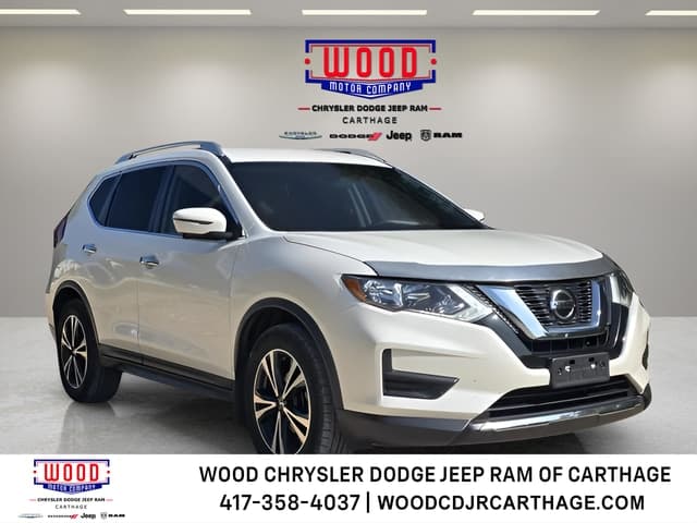 2020 Nissan Rogue SV — photo 1 of 17