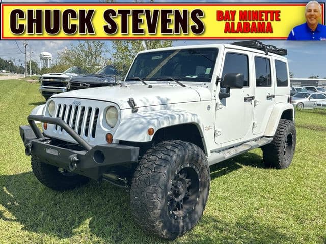 2013 Jeep Wrangler Sahara — photo 1 of 18