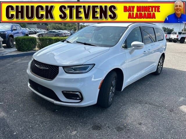 2021 Chrysler Pacifica Touring L — photo 1 of 16