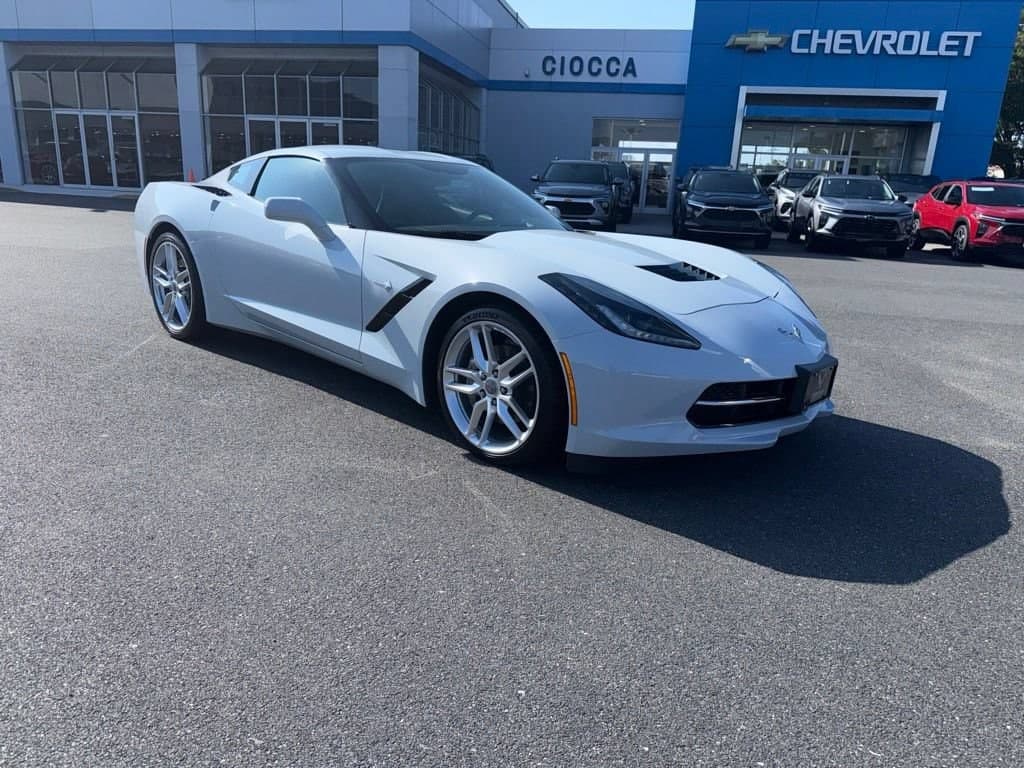 2018 Chevrolet Corvette Stingray 1LT — photo 1 of 11