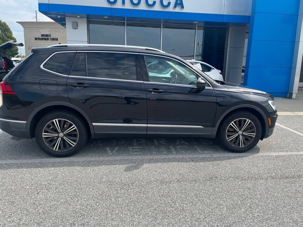 2019 Volkswagen Tiguan SE — photo 1 of 6