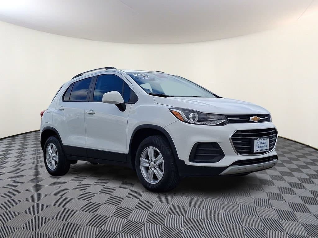 2022 Chevrolet Trax LT — photo 1 of 31