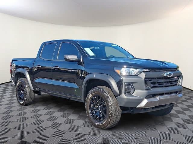 2025 Chevrolet Colorado 4WD Trail Boss — photo 1 of 32