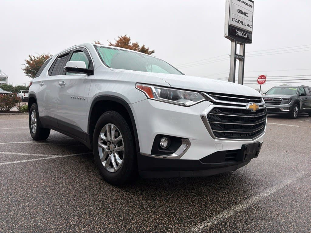 2019 Chevrolet Traverse LT Cloth — photo 1 of 19