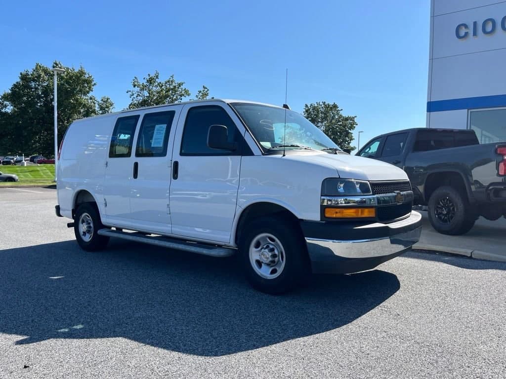 2025 Chevrolet Express Cargo Van Base — photo 1 of 10