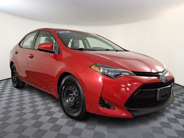 2018 Toyota Corolla LE — photo 1 of 30
