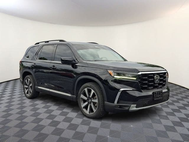 2023 Honda Pilot Touring — photo 1 of 33